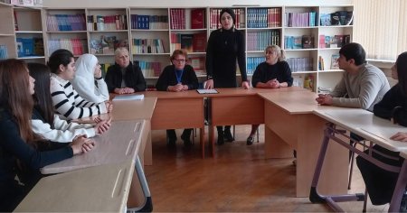 “Bərabər imkanlar dünyası” başlıqlı söhbət keçirib
