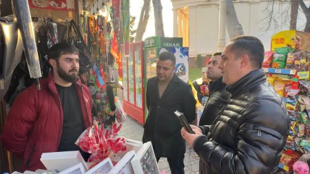 Küçə ticarəti ilə məşğul olan şəxslərlə görüşərək maarifləndirici və izahedici söhbətlər aparıblar