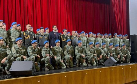 Azərbaycanın Rusiyadakı səfiri Rəhman Mustafayev Moskva paradına qatılacaq hərbi qulluqçularla görüşüb