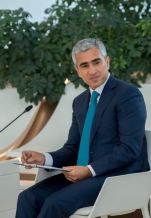 “Hər Vətəndaş Dövlətin Qayğısını Hiss Etməlidir” – Anar Ələkbərovun Humanist Yanaşması və Heydər Əliyev Fondunun Sosial Missiyası