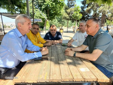 Gəncə futbolunun veteranları: "Kəpəz klubunu qarşıda ağır günlər gözləyir"