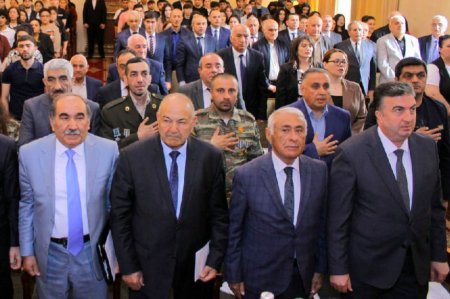Gəncədə “Konstitusiya və Suverenlik İli”nə həsr olunmuş regional konfrans keçirilib