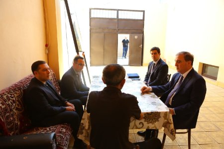Gəncə Şəhər İcra Hakimiyyətinin başçısı şəhid atasını ziyarət edib