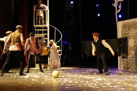 Gəncə Dövlət Milli Dram Teatrının səhnəsində "Kukaraça" tamaşasının premyerası olub