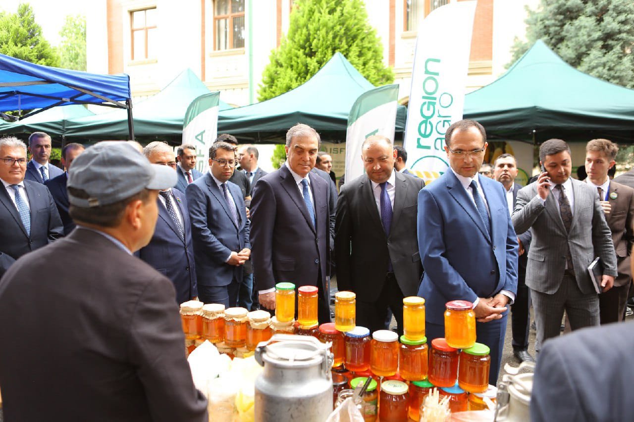 ADAU-da 17-ci Karyera Sərgisi keçirilib